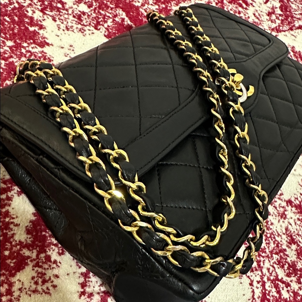 CHANEL Vintage 2-Toned CC Double Flap Bag Quilted Lamb Skin - Picture 10 of 16